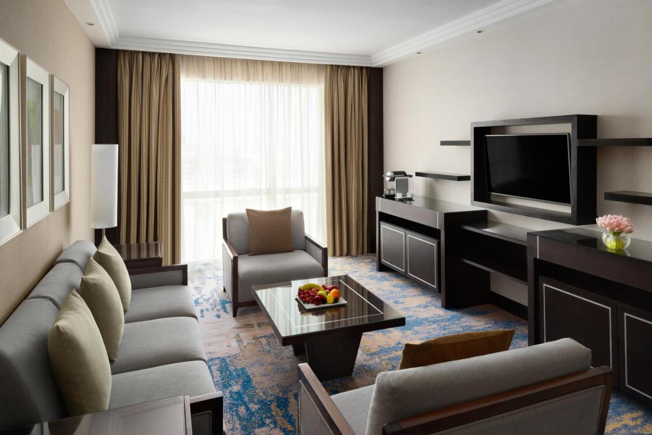 Crowne Plaza Jeddah By Ihg Hotel Ngoại thất bức ảnh Living room