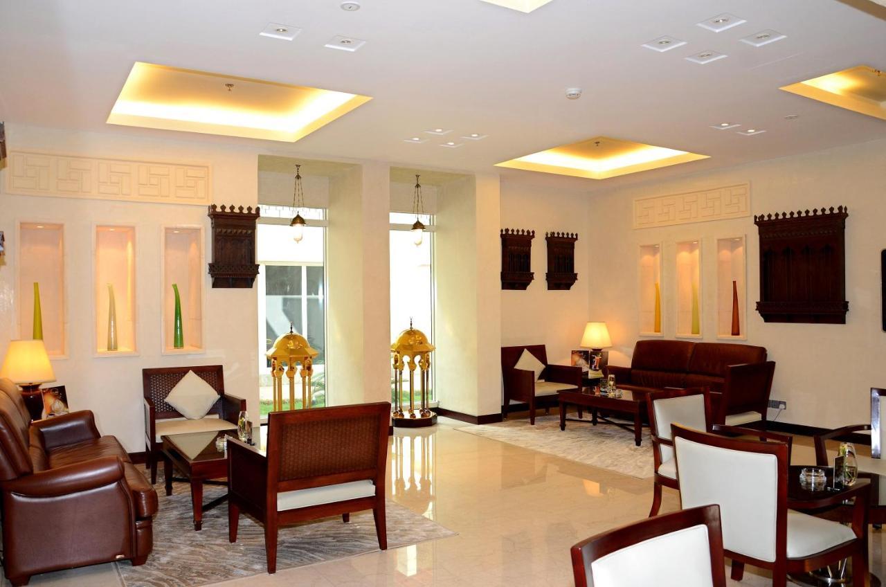 Crowne Plaza Jeddah By Ihg Hotel Ngoại thất bức ảnh The lobby of the hotel