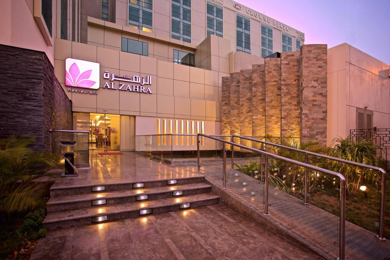 Crowne Plaza Jeddah By Ihg Hotel Ngoại thất bức ảnh Al Zahra Hospital