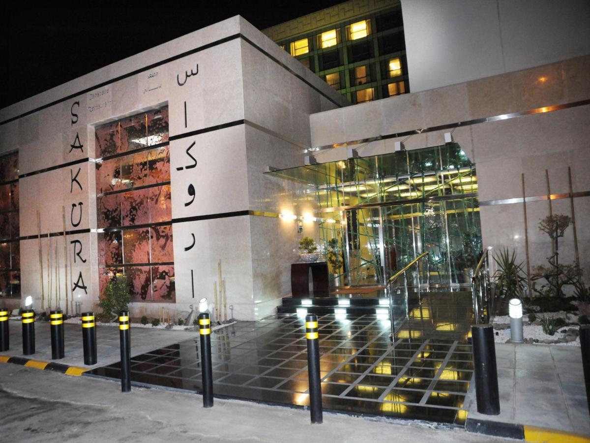 Crowne Plaza Jeddah By Ihg Hotel Ngoại thất bức ảnh The entrance of the hotel
